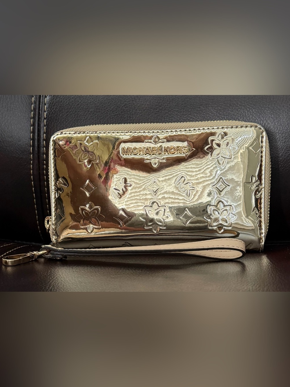 Michael Kors Gold Metallic Floral Embossed Wristlet Clutch New Without Tag.